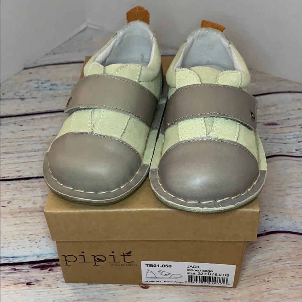 NIB pipit JACK toddler shoes